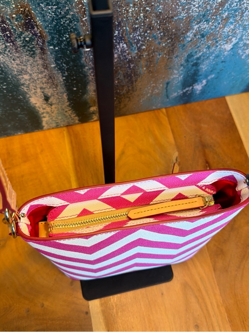 Dooney & Bourke Barbiecore Pink/White Chevron Crossbody NWT - Picture 10 of 15